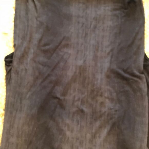 EUC Lululemon Salutation to Savasana Tank - Picture 6 of 8